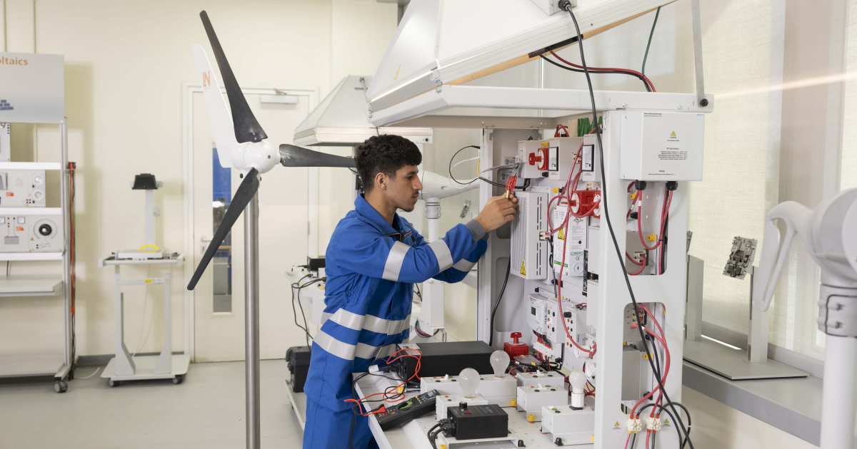 هندسة القوى الكهربائية (دبلوم)